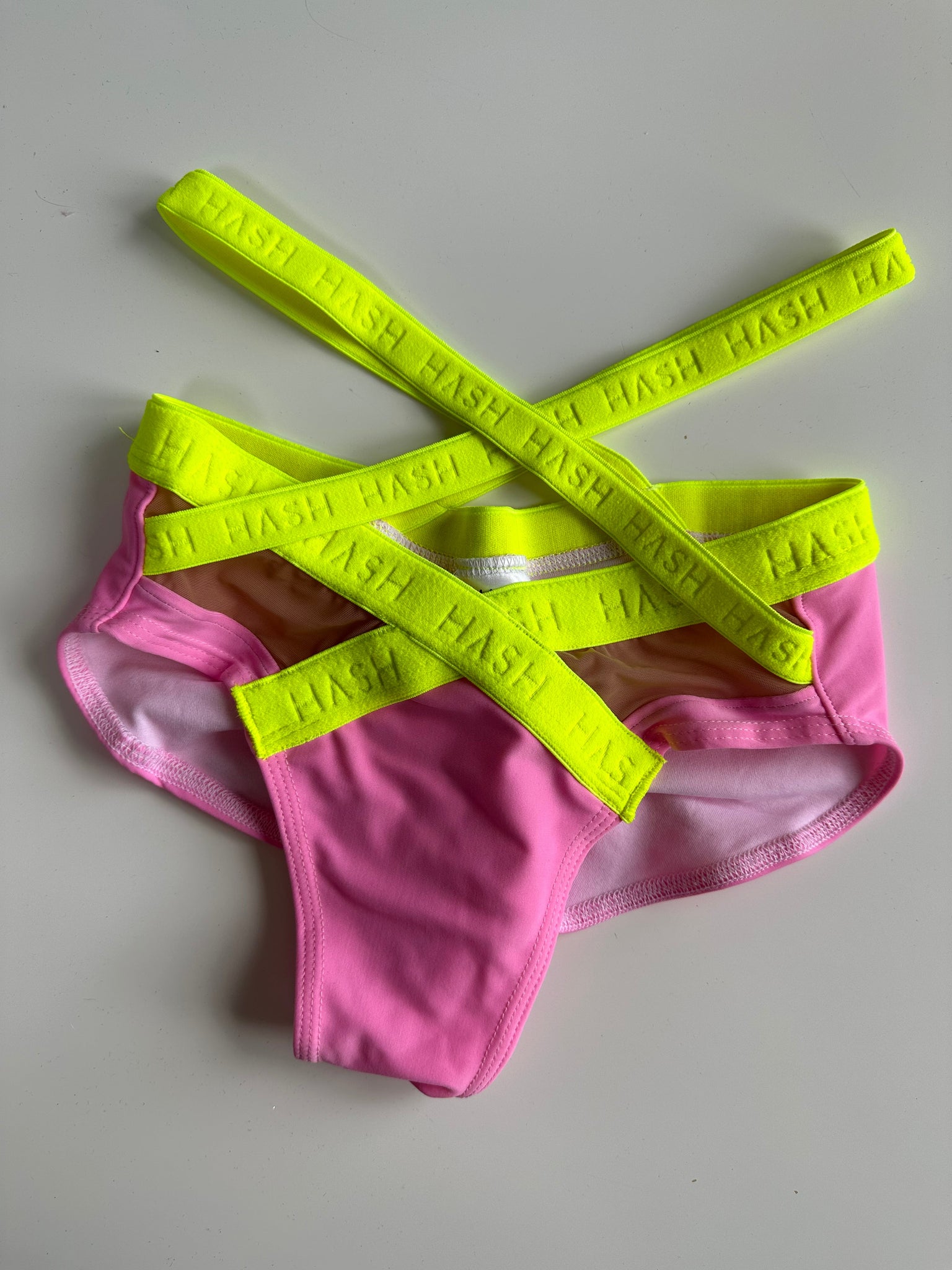 SHORT MESH BABY PINK WITH YELLOW NEON OUTLET -25%