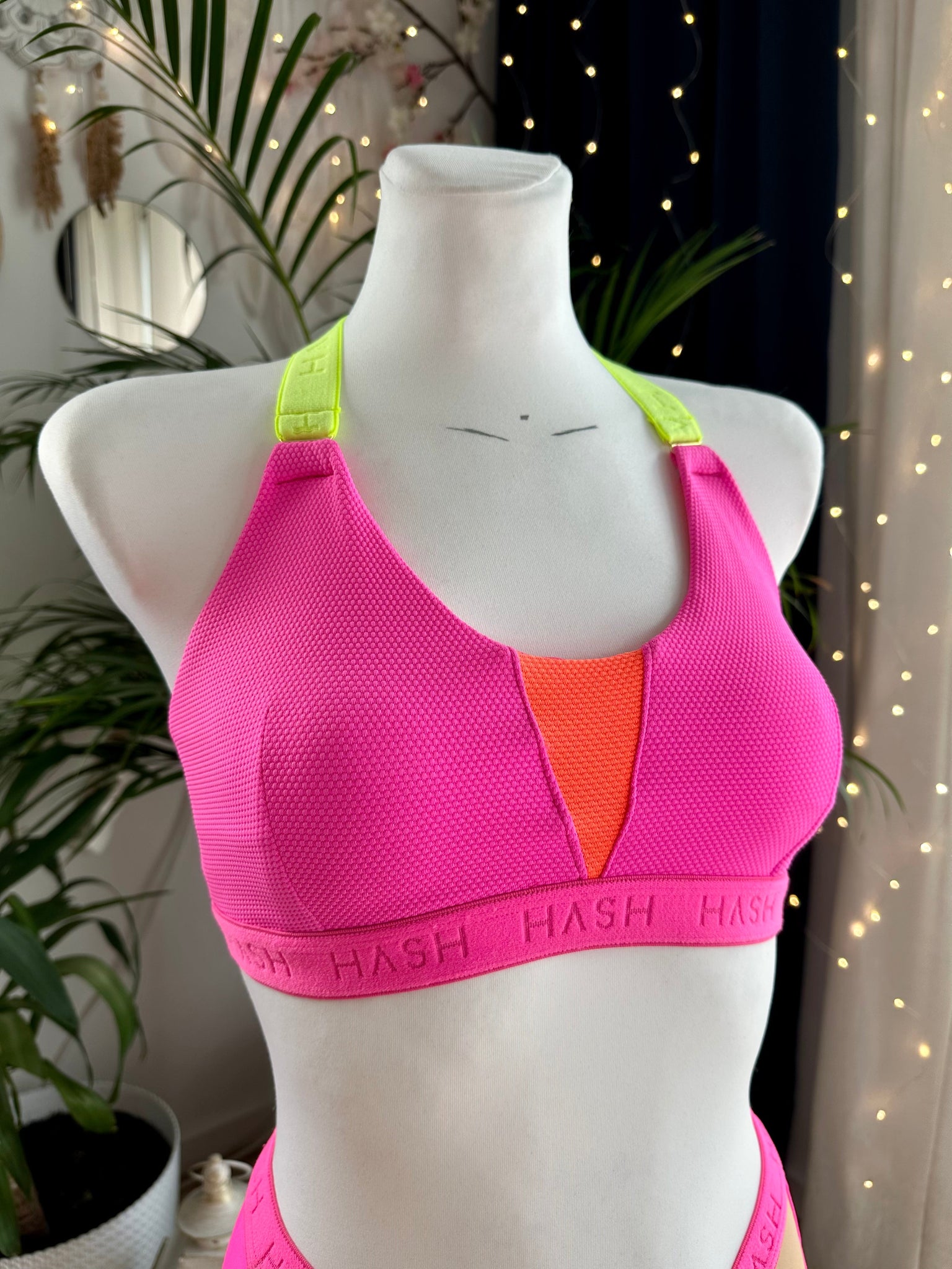 TOP KIM NEON PINK 3D /ORANGE 3D AND YELLOW STAPS  OUTLET -35%