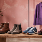chaussure homme tendance 2025 alignées sur banc