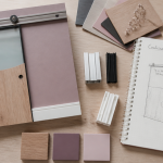 Coulissant habitat flat lay matériaux et mini porte