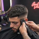 Crew cut revisité : texture 2 à 5 cm, court militaire texturisé